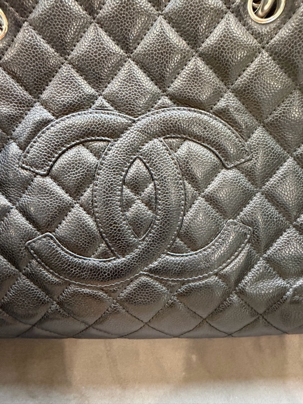CHANEL Caviar Grand Shopping Tote GST Black - Picture 3 of 14